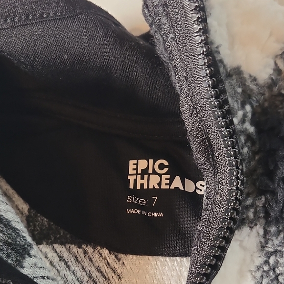 Epic Threads Black and White Checkered Fleece Pullover NWT Size 7 Warm Cozy - Picture 3 of 10